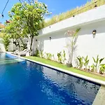 Villa Tyche Luxury 4Br Near Beach