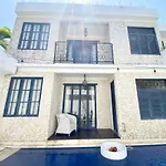 Villa Tyche Luxury 4Br Near Beach